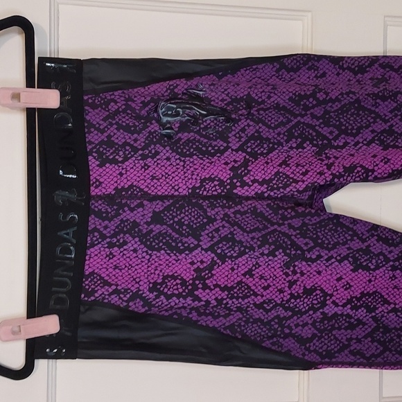 Dundas MAGENTA PYTHON LEGGING - Picture 4 of 15